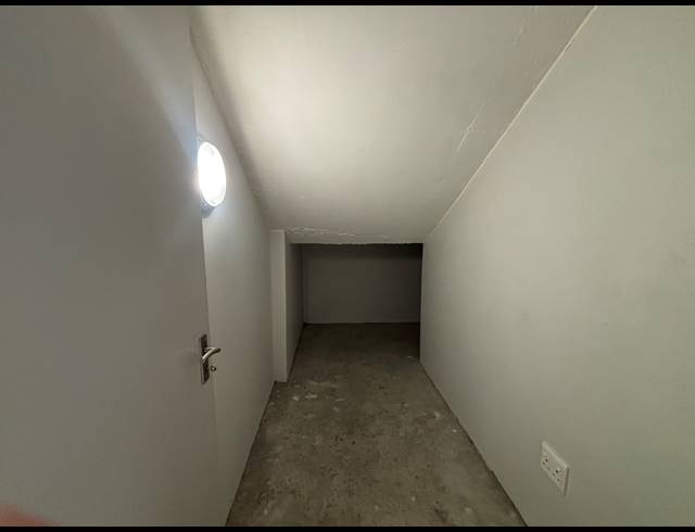 302M² WAREHOUSE TO LET IN STIKLAND INDUSTRIAL